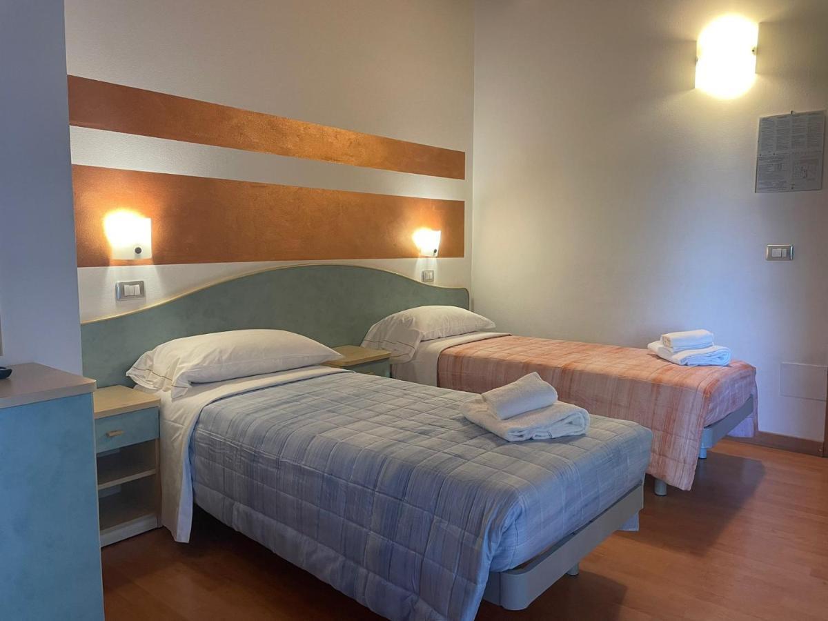 Vittoria Rooms Peschiera Peschiera del Garda Eksteriør bilde