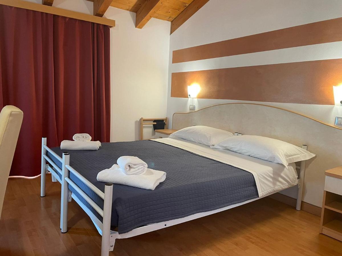Vittoria Rooms Peschiera Peschiera del Garda Eksteriør bilde
