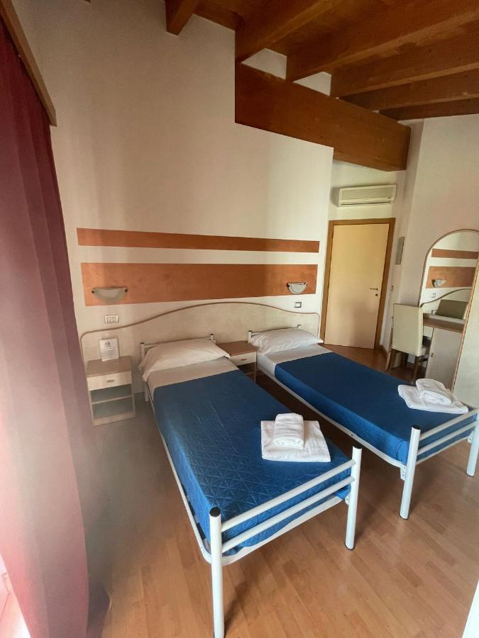 Vittoria Rooms Peschiera Peschiera del Garda Eksteriør bilde