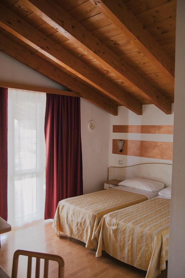 Vittoria Rooms Peschiera Peschiera del Garda Eksteriør bilde